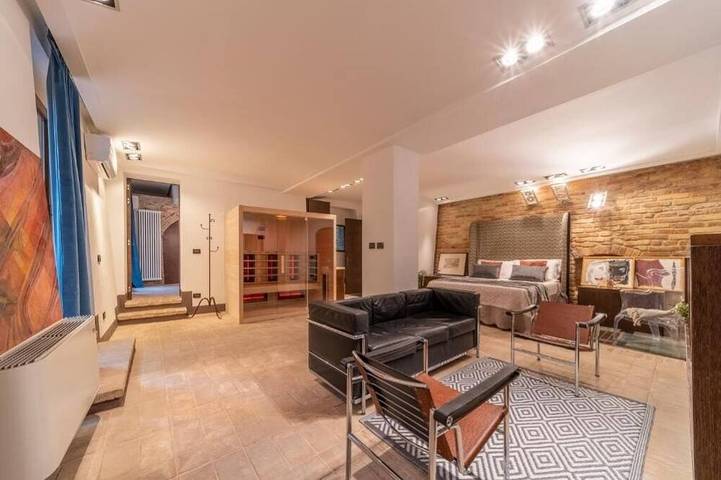 Appartamento intero, Casa Bardi : Appartamento Superior con Sauna + Parcheggio in San Gimignano, Siena e dintorni