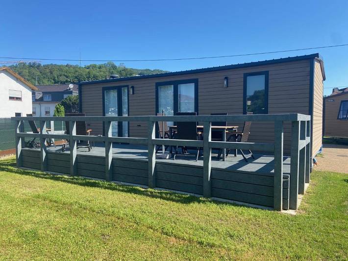 Camping für 4 Personen, mit Terrasse und Kinderpool sowie Ausblick in der Südeifel