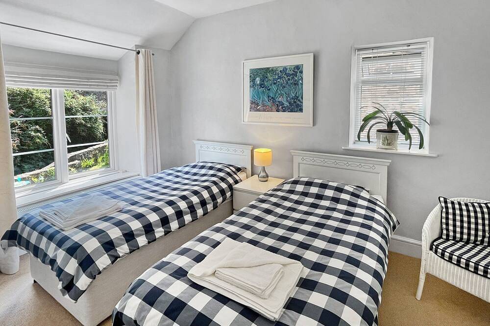 Magnolia Cottage, Porlock in Porlock, Somerset