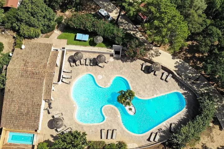 Club vacances pour 4 personnes, avec Terrasse et Piscine en Corse
