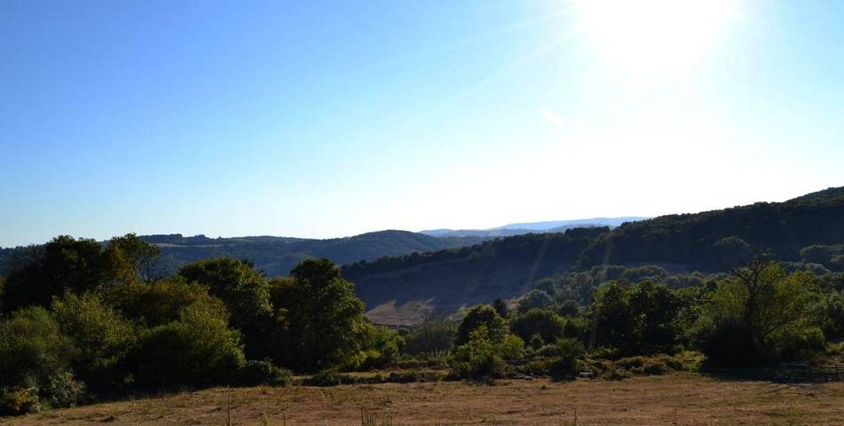 Gîte pour 5 personnes, avec balcon ainsi que vue et jardin, adapté aux familles dans Saint-Sernin-du-Bois - 2