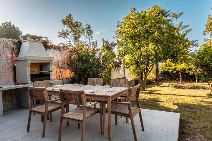 Casa de vacaciones para 5 personas, con vistas además de jardín y terraza - 1