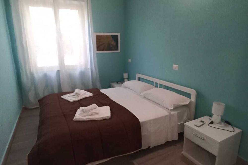Appartamento intero, Vista Panoramica sulle isole Eolie con Piscina, palestra e Wifi - Apt Panarea in Patti, Provincia di Messina