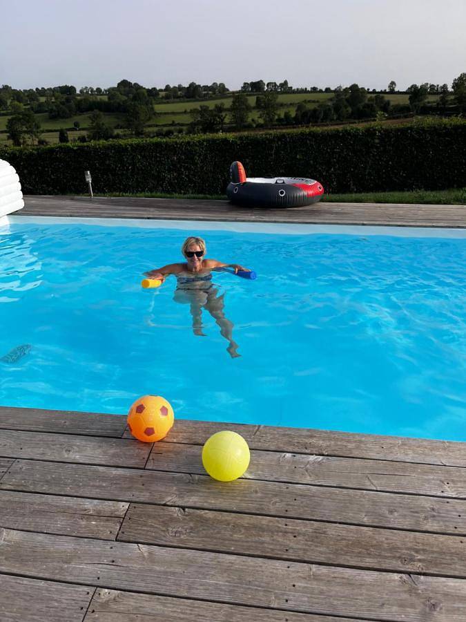 Maison de vacances pour 6 personnes, avec piscine et terrasse ainsi que vue et jardin, animaux acceptés