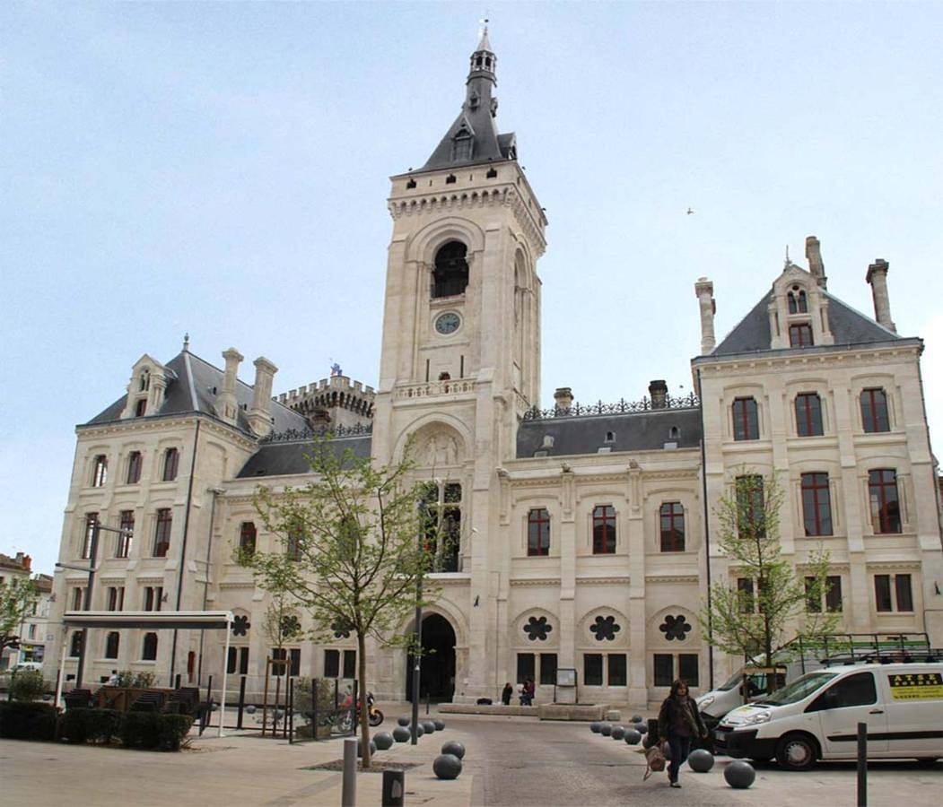 Double Room in Angoulême, Charente