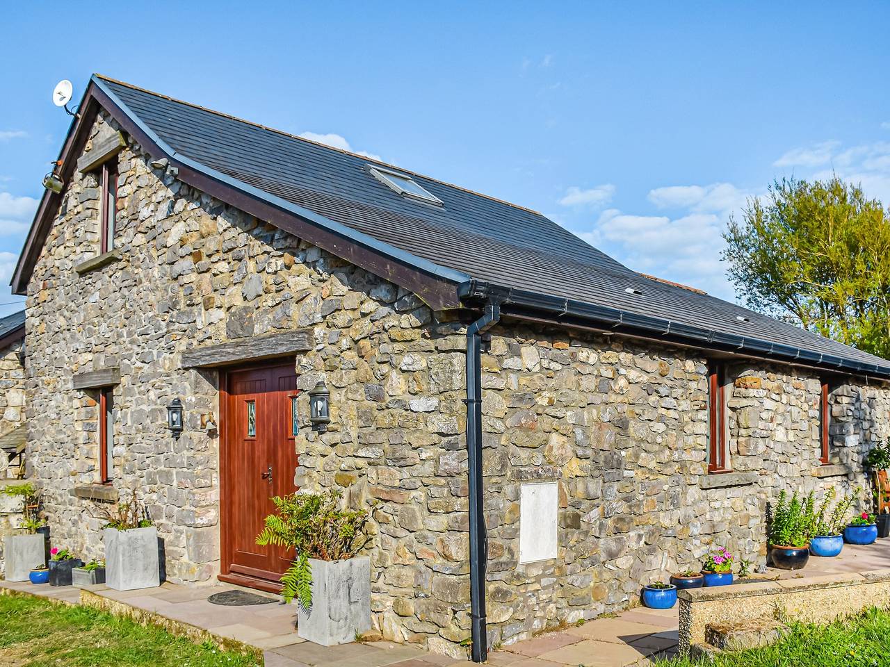 Log Cabin for 4 People in Swansea region