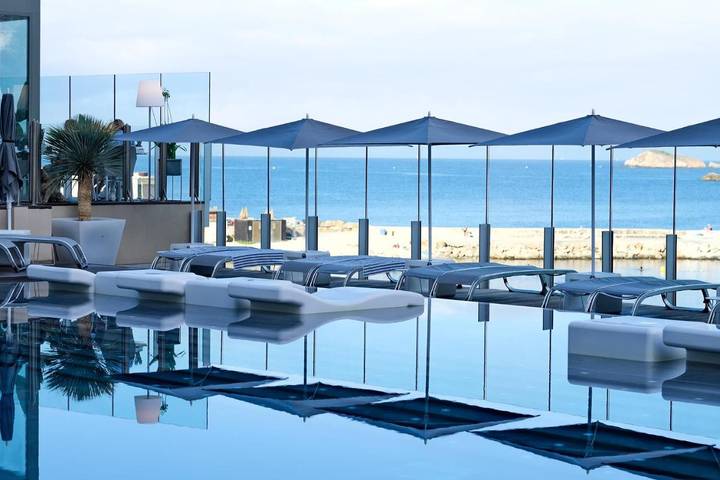 Hôtel pour 4 personnes, avec terrasse et sauna ainsi que piscine et vue, animaux acceptés