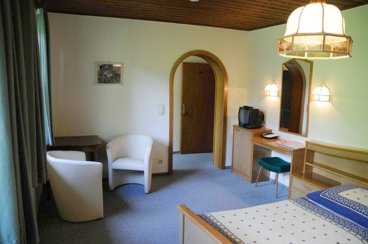 Hotel für 2 Personen, mit Balkon und Terrasse sowie Garten in Weyregg am Attersee - 4
