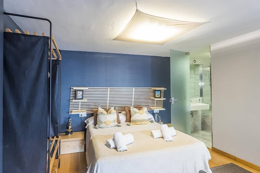 Ganze Wohnung, Loft in der Nähe der Sagrada Familia 6 Personen Pool & Terrasse -Wifi kostenlos in Barcelona Zentrum, Barcelona