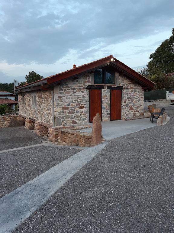 Gîte pour 5 personnes, avec terrasse et jardin en France - 2