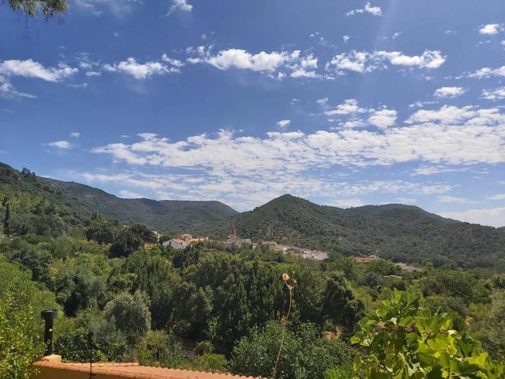 Apartamento para 8 personas, con Balcón además de Terraza y Vistas en Linares de la Sierra