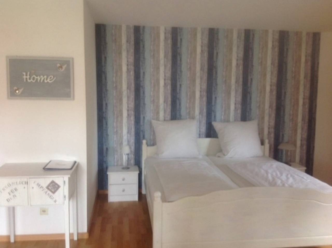 Ganzes Studio, Einzimmerapartment '1 Zimmer Appartement 8' mit Balkon und Wlan in Bad Krozingen, Südschwarzwald