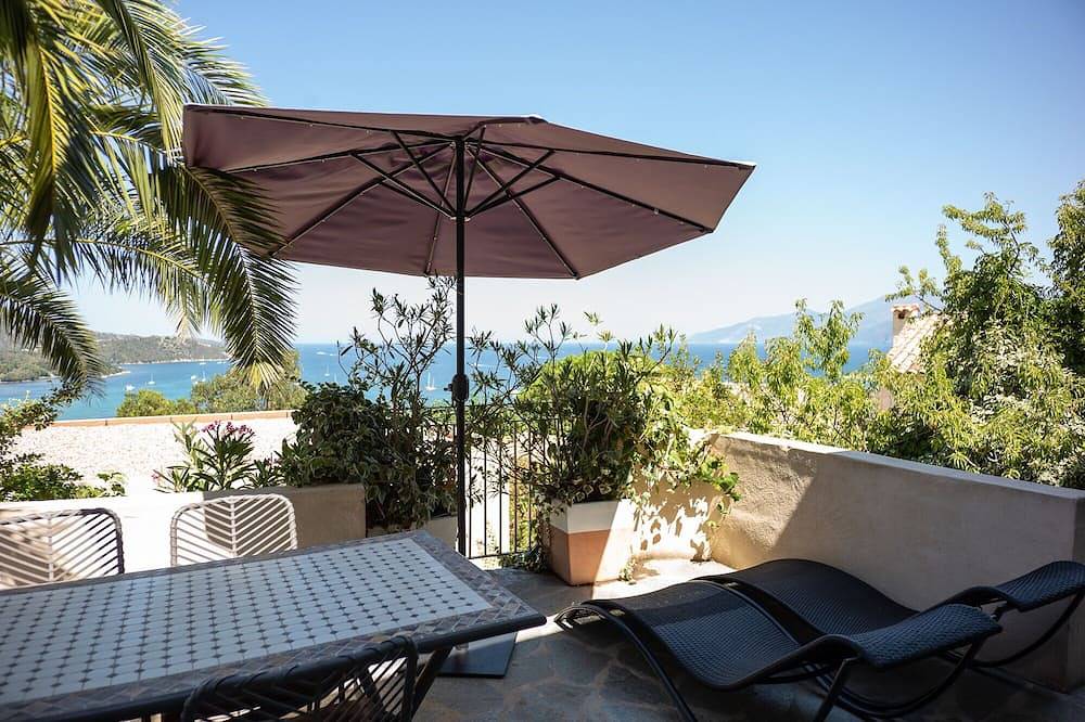 Apartamento entero, Piso / apartamento - 2 cuartos - 4/5   Personas in Saint-Florent, Region de Calvi