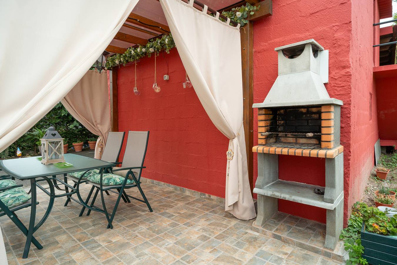 Casa Vacacional 'La Quintana Del Maestro' con Vista a la Montaña, Terraza Privada y Wi-Fi in Siero, Provincia de Asturias