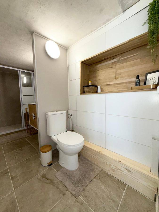 Location de vacances pour 4 personnes, avec vue ainsi que jardin et vue sur le lac dans Lac de Charmes - 3