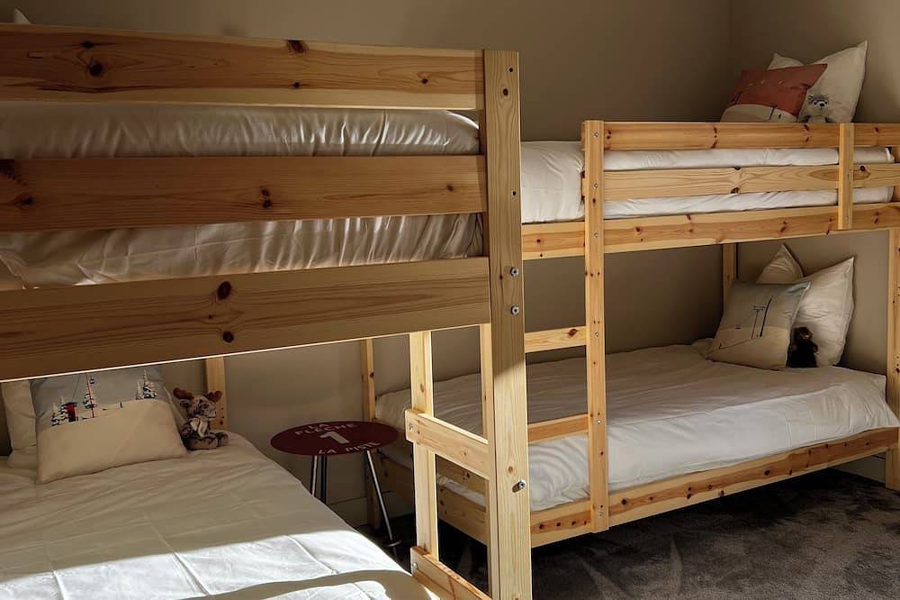 Chalet \" Formi-Lodge \" New and Ultra-Comfort in Formiguères, Pyrénées Orientales in Formiguères, Prades region