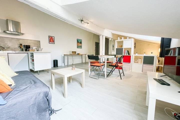 Studio entier, #Eh  |  Le Rousseau 🤍 in Grenoble, Isère