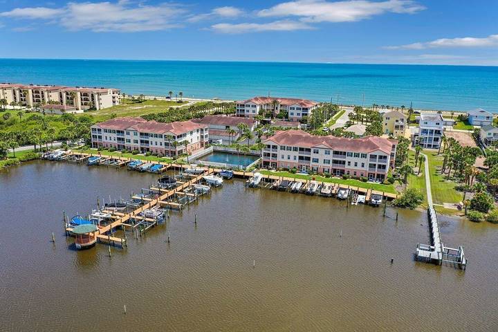 Vacation rental for 5 people, with balcony and pool, with pets in Flagler Beach