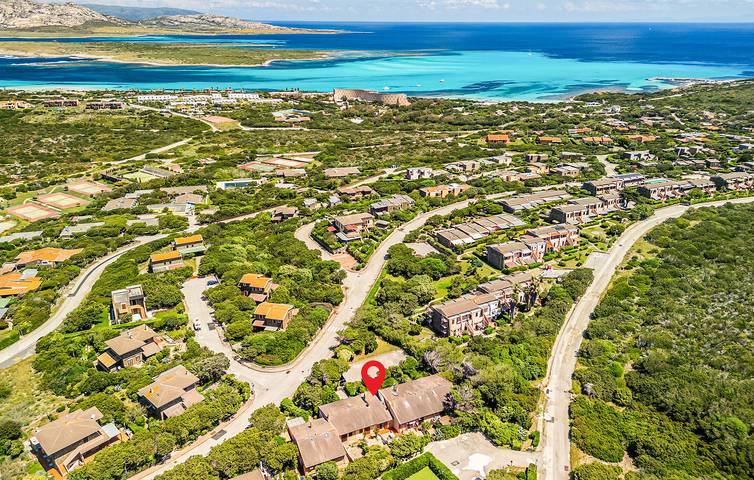 Accogliente appartamento con terrazza, Wi-Fi, parcheggio e a 1 km dalla spiaggia La Pelosetta in La Pelosa, Stintino
