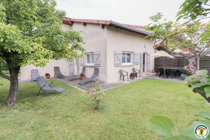 Gîte pour 5 personnes, avec Terrasse et Jardin