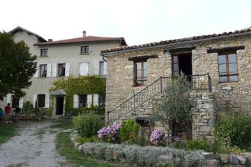 Agriturismo pour 15 personnes, avec jardin à Montjay