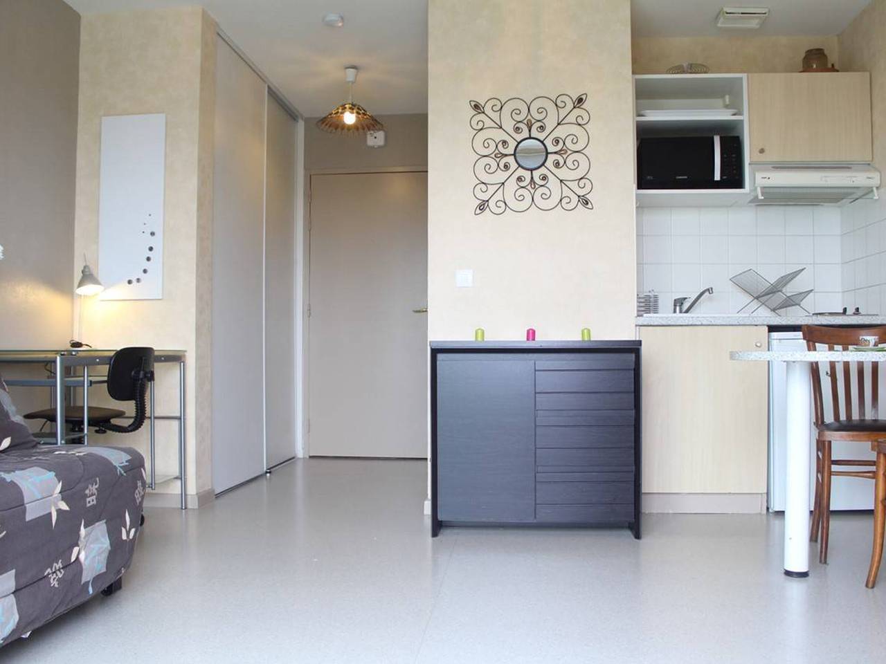 Apartamento entero, Acogedor estudio en La Rochelle con parking, cerca del puerto in La Rochelle, Región de La Rochelle