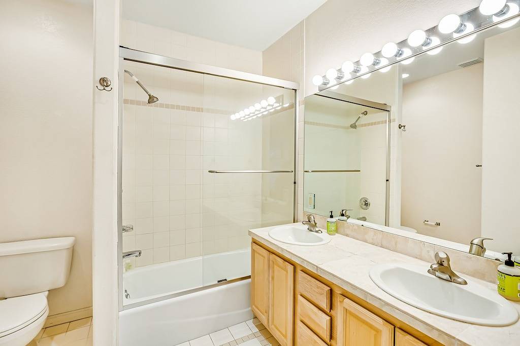 Ganze Wohnung, Schöne Wohnung am Wasser mit modernem Interieur und einem gemütlichen Gaskamin in Basalt, Eagle County