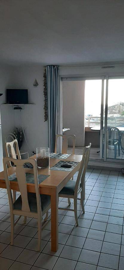 Gîte pour 4 personnes, avec terrasse ainsi que vue et piscine, animaux acceptés dans Port de Sète - 4