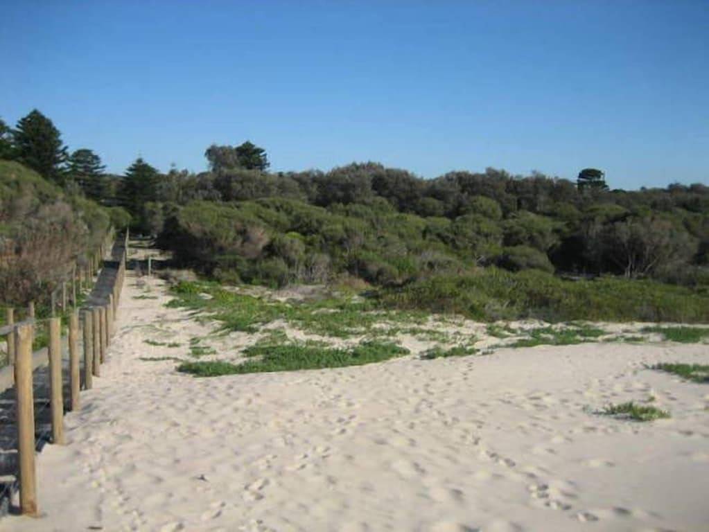 Budgewoi Beach House in Budgewoi, New South Wales