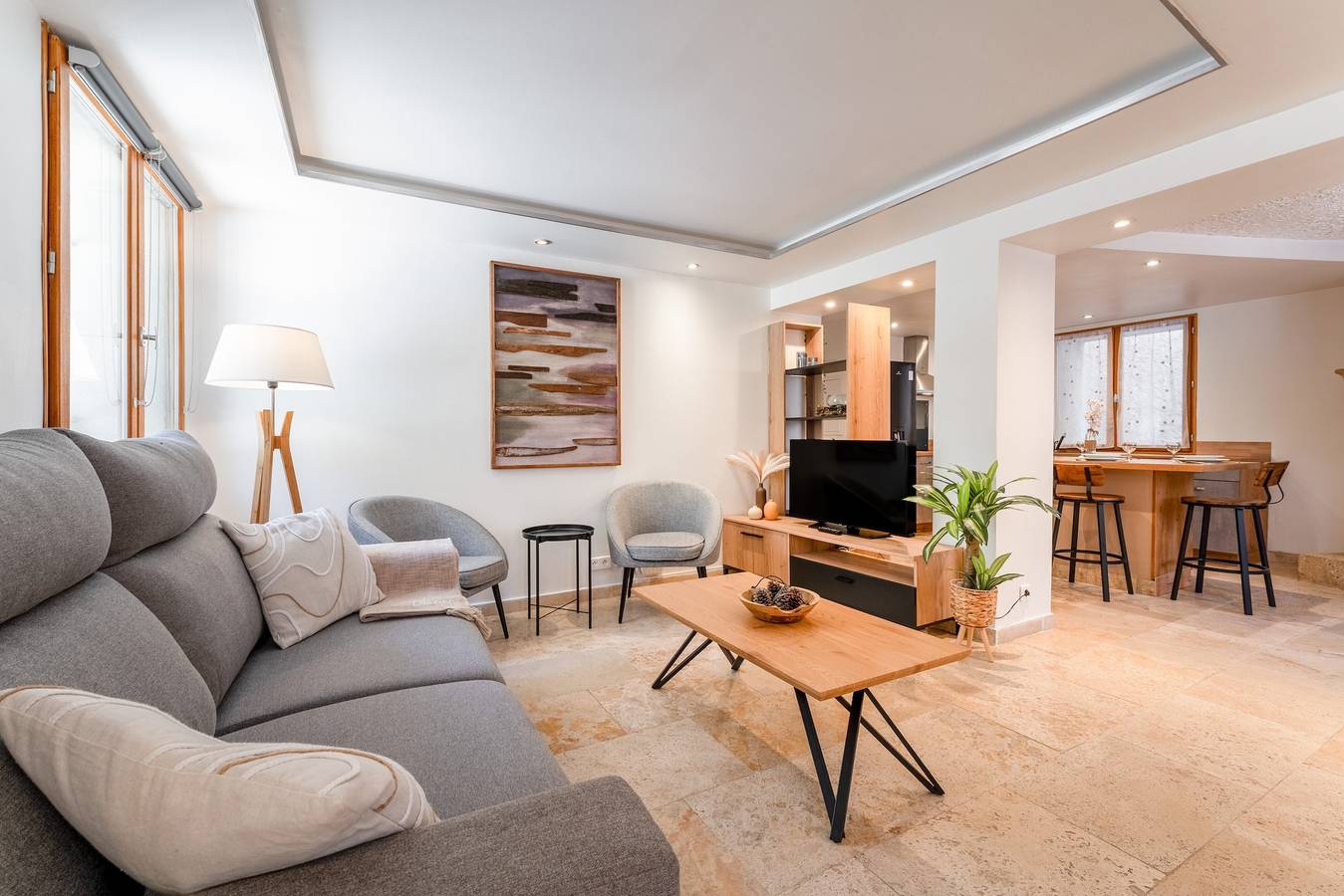 Appartement entier, Appartement « Domaine De Meyrol - Gîte 4 » avec vue montagne, Wi-Fi et climatisation in Eyguières, Région d'Arles