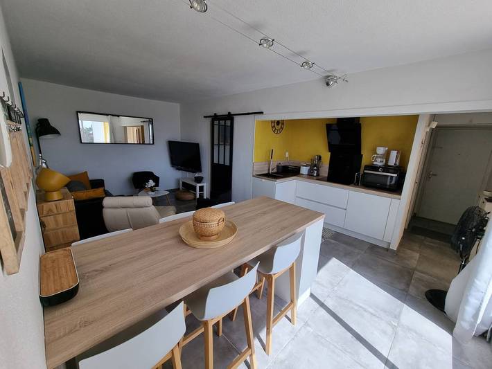 Gîte pour 5 personnes, avec terrasse dans Plage Lydia - 3