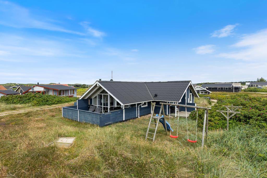 Cosy holiday home with beautiful views and sauna in Hvide Sande, Holmsland Klit