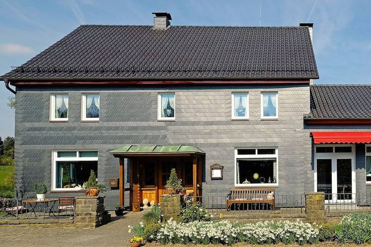 Gîte pour 5 personnes, avec jardin à Wiehl - 4