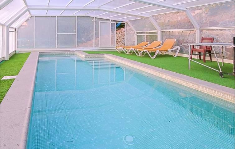 Ferienhaus für 10 Personen, mit Terrasse und Garten sowie Pool in Santa Susanna - 3