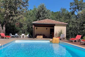 Gîte pour 6 personnes, avec terrasse et jardin à Montréal (Rhône-Alpes)