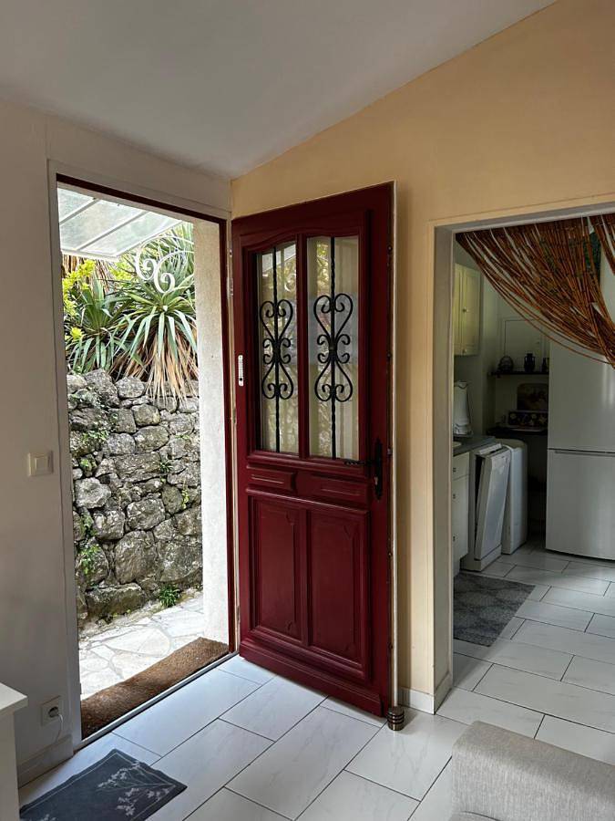 Gîte pour 2 personnes, avec Terrasse et Jardin ainsi que Piscine et Vue à Gourdon (Provence-Alpes-Côte d'Azur) - 4