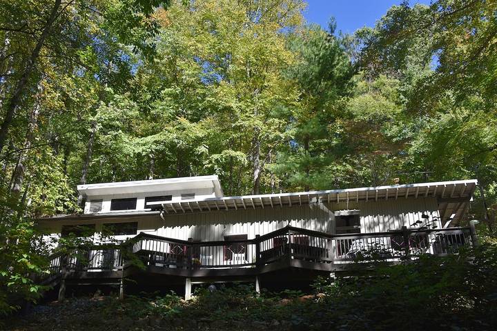 Chalet for 2 people, with sauna and hot tub as well as terrace and yard in North Carolina