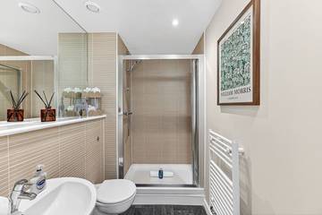 Apartment for 6 People in Milton Keynes, South East England, Photo 4