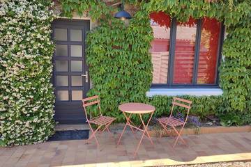 Gîte pour 2 personnes, avec jardin dans Andres