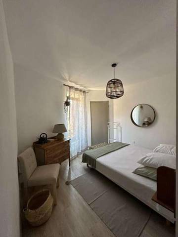 Location de vacances pour 2 personnes, avec jardin, animaux acceptés à Luc-sur-Orbieu