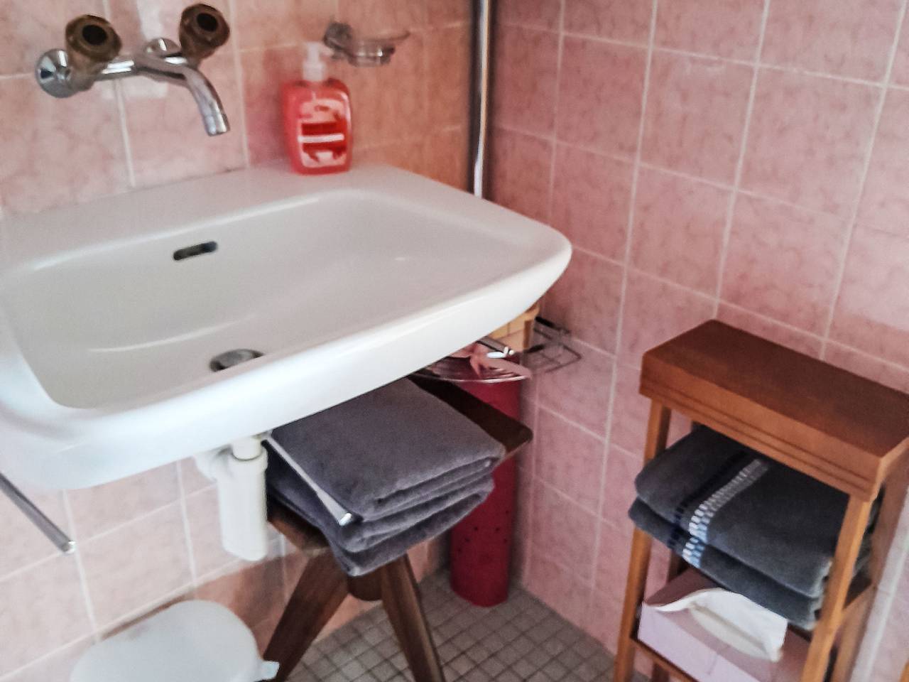Ganze Wohnung, Charmantes Chalet Apartment mit Aussicht in Sarnen, Pilatus