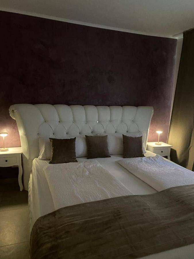 Ferienwohnung für 10 Personen, mit Garten und Ausblick, mit Haustier in Wiesbaden