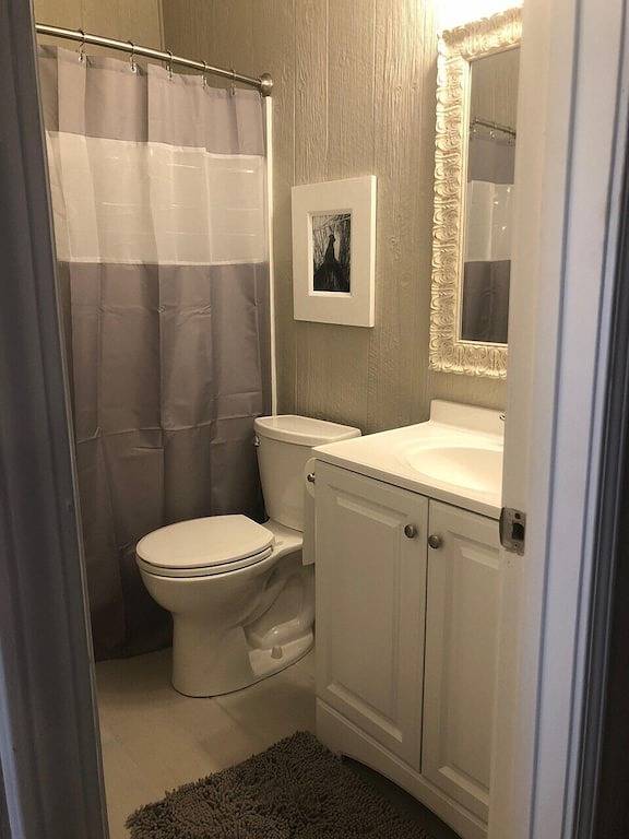 Neues Cypress Cove Marina Hausboot (985-264-6582) in Plaquemines Parish