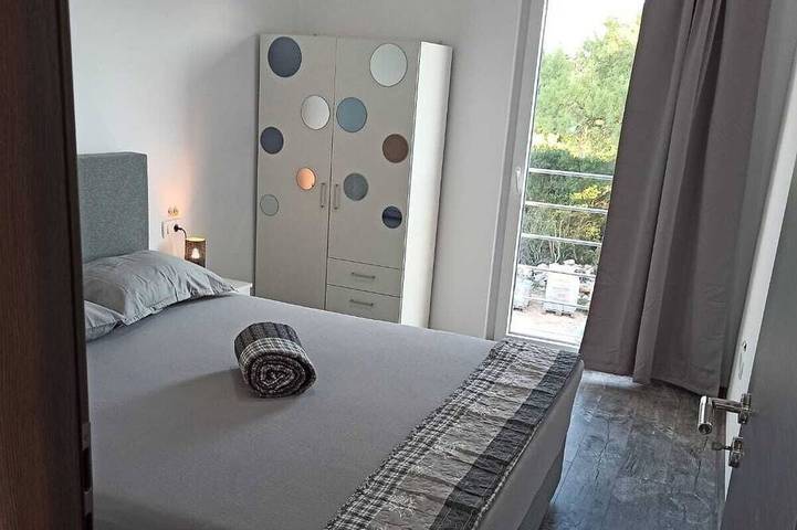 Villa pour 11 personnes, avec sauna et piscine ainsi que jardin et jacuzzi à Biograd na Moru - 2