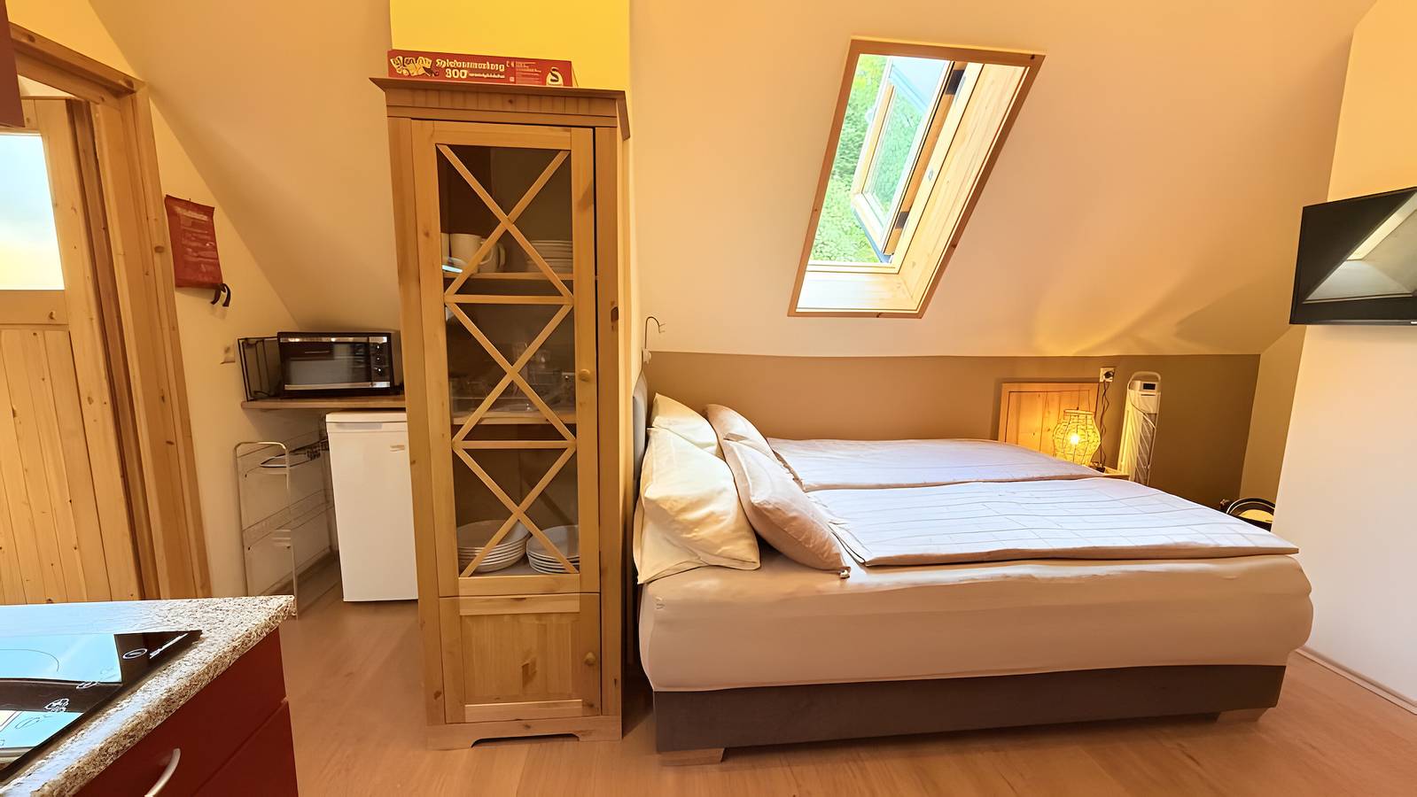 Ganzes Studio, Studio 'Tannenwipfel, 40qm' mit Bergblick, privatem Garten und Wlan in Enzklösterle, Nordschwarzwald