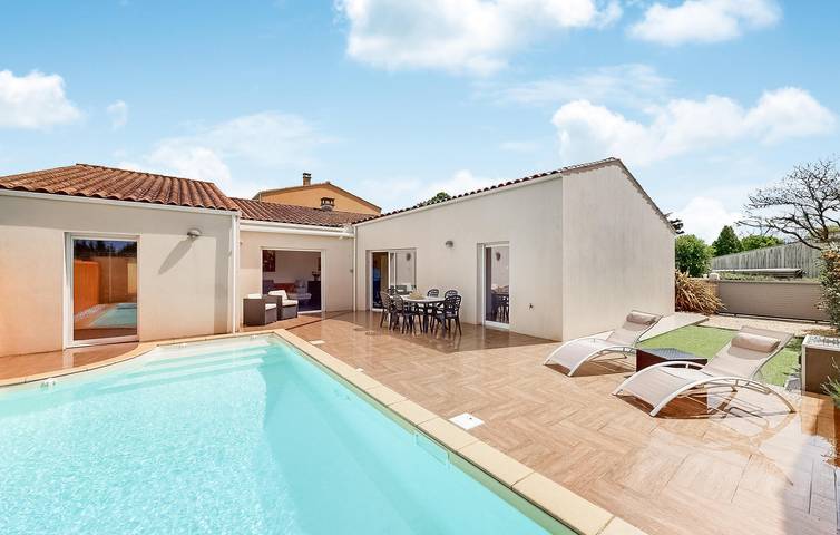 Location de vacances pour 6 personnes, avec terrasse ainsi que piscine et jardin à Saint-Georges-de-Didonne - 3