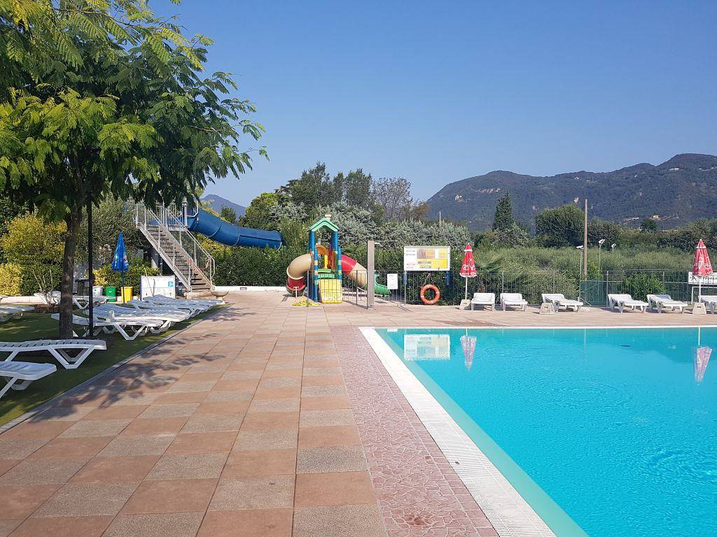 Casa vacanza per 4 persone con piscina in San Felice del Benaco, Prealpi Gardesane