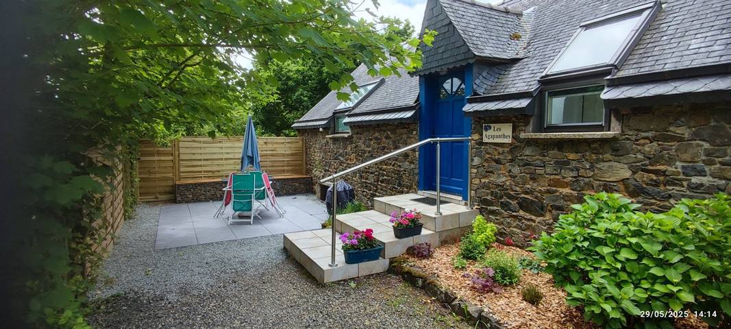 Gîte pour 4 personnes, avec Terrasse et Jardin à Lanvollon
