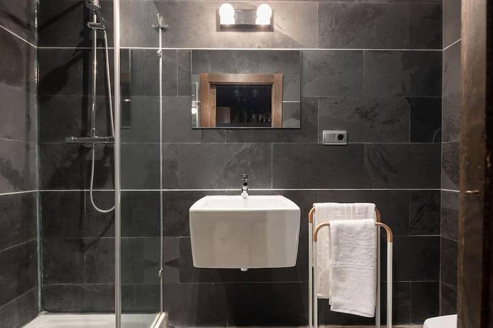 Casa rural para 8 personas, con piscina además de terraza y vistas en San Sebastián - 2