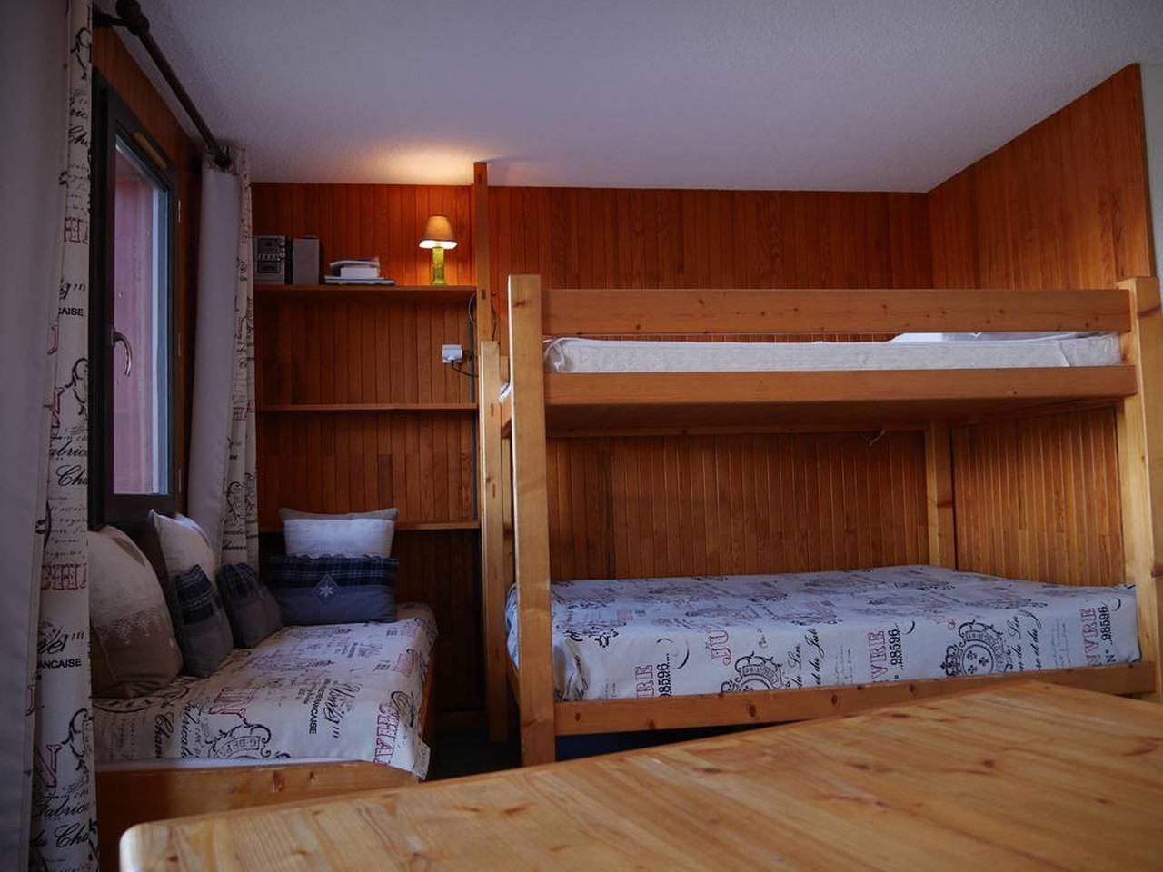 Estudio entero, Estudio renovado con balcón, cerca de pistas y comercios, aparcamiento gratuito, sin mascotas in La Plagne, Bellentre